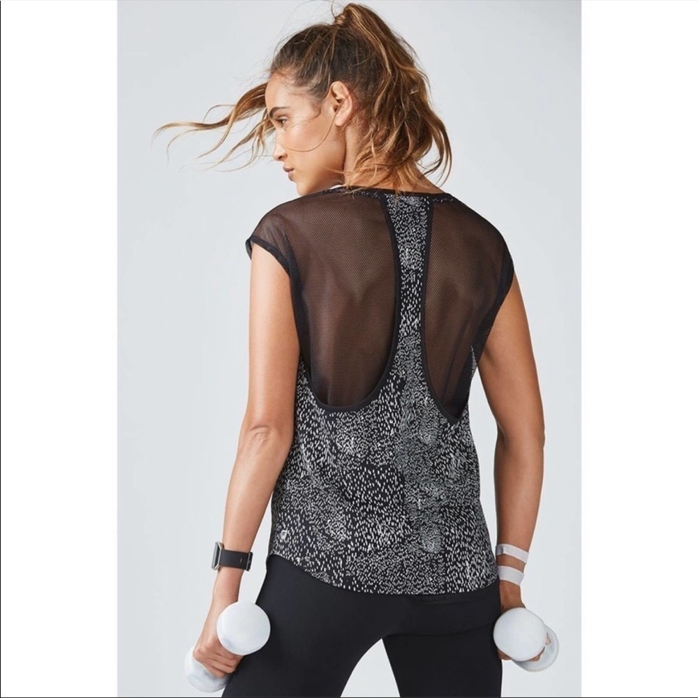 Fabletics NWT Short Sleeve Black White Print Mesh Workout Gym Top T-Shirt Sz XS